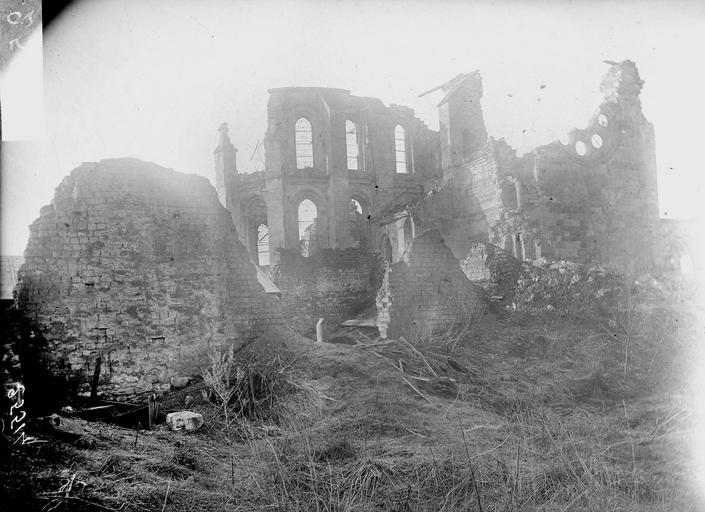 Ruines, abside