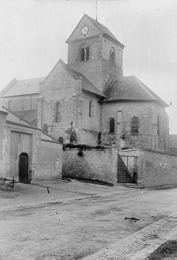 Clocher et abside, au sud