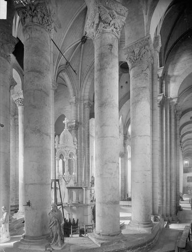 Église, déambulatoire et choeur