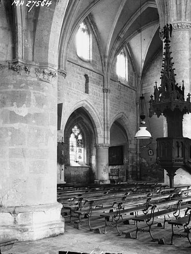 Eglise, nef, vue diagonale, chaire