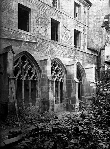 Cloître, extérieur