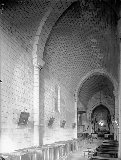 Nef, vue de l'entrée
