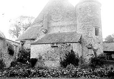 Bâtiment principal : pignon et tourelle