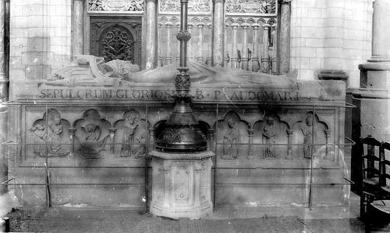 Tombeau de saint Omer - © Ministère de la Culture (France), Médiathèque du patrimoine et de la photographie, diffusion RMN-GP