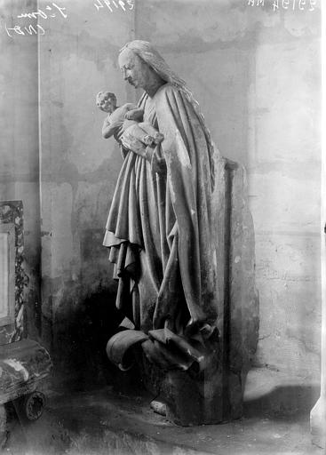 Statuette en pierre : Vierge à l'Enfant - © Ministère de la Culture (France), Médiathèque du patrimoine et de la photographie, diffusion RMN-GP