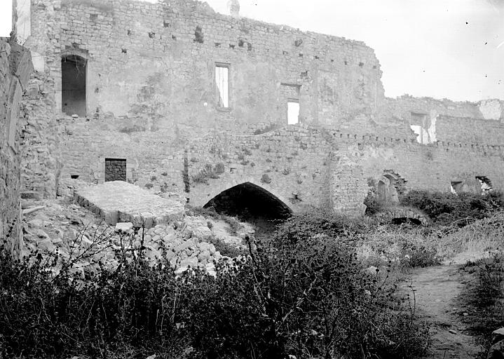 Façade: ruines