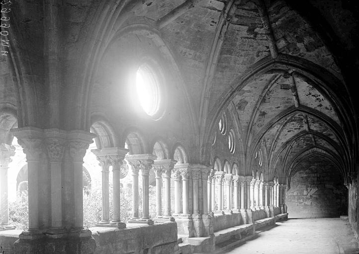 Cloître: galerie