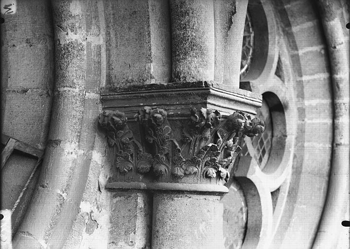 Chapiteau, oculus du transept