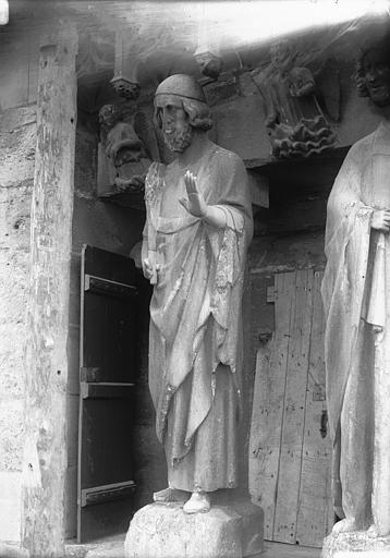 Bras nord du transept, statue de prophète