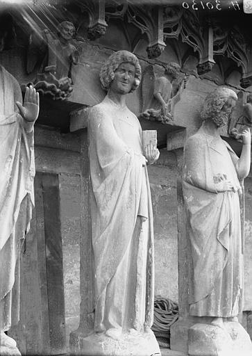 Bras nord du transept, statue de prophète