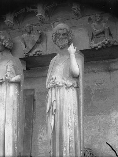 Bras nord du transept, statue de prophète