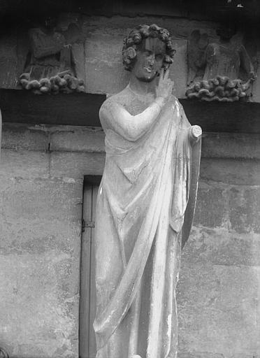 Bras nord du transept, statue de prophète