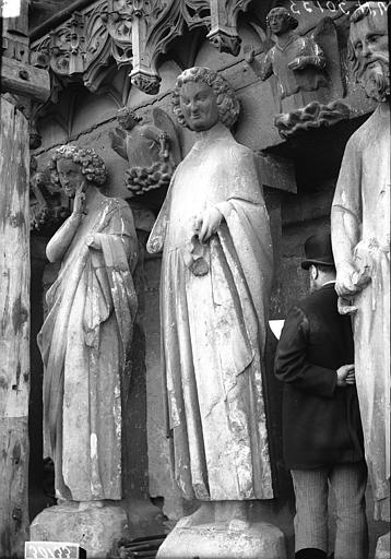 Bras nord du transept, statue de prophète