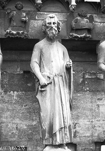 Bras nord du transept, statue de prophète