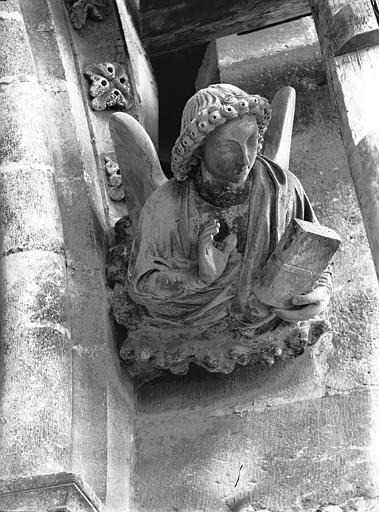 Transept nord, Ange de saint Mathieu, après restauration