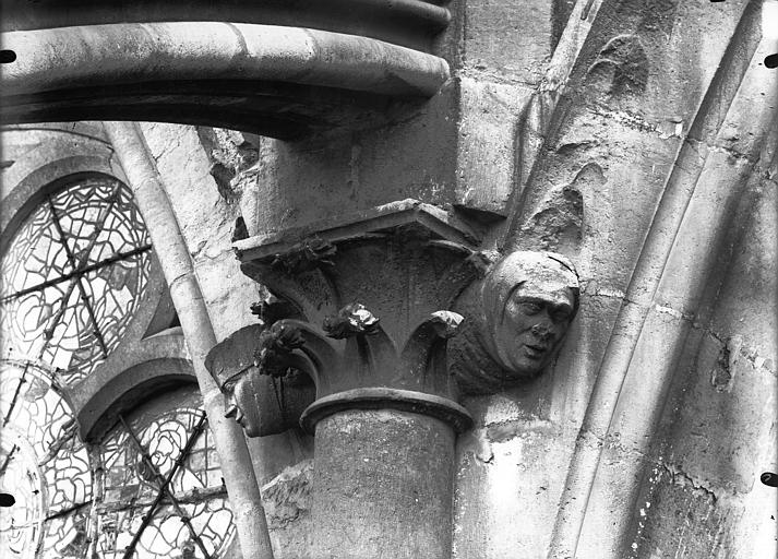 Chapiteau et sommiers d'arcs, façade sud