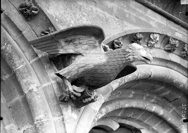 Bras nord du transept, l'Aigle de saint Jean, après restauration