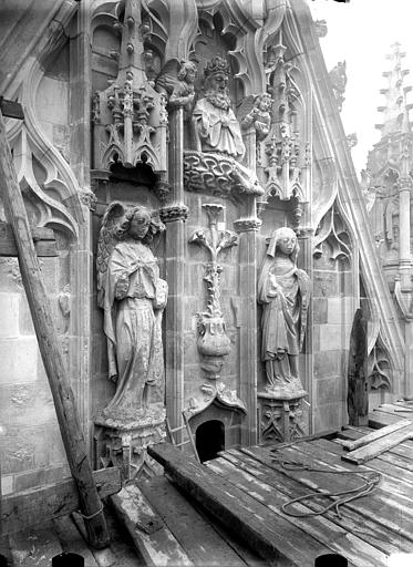 Pignon du bras nord du transept, Annonciation, après restauration