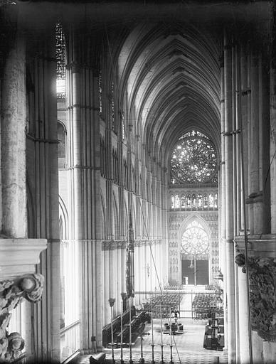 Nef, vue du choeur