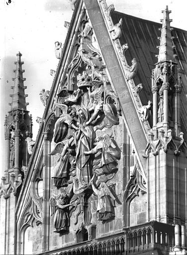 Pignon du bras sud du transept, l'Assomption