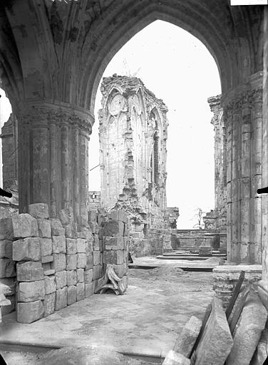 Nef, vue de l'entrée