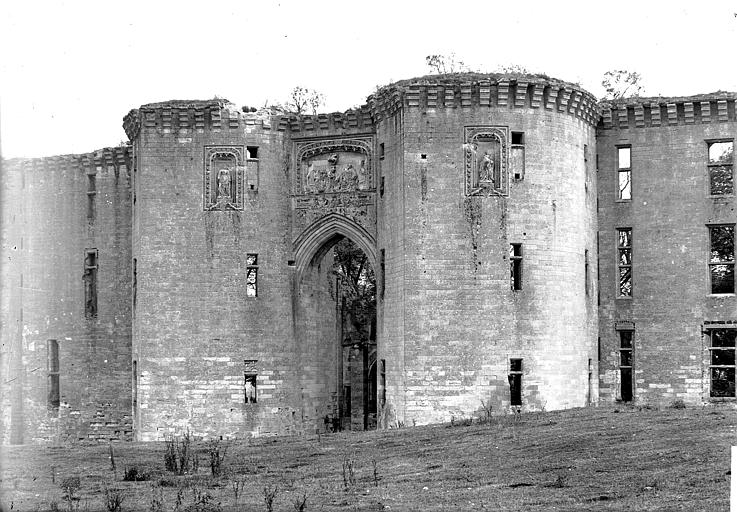 Tours d'entrée