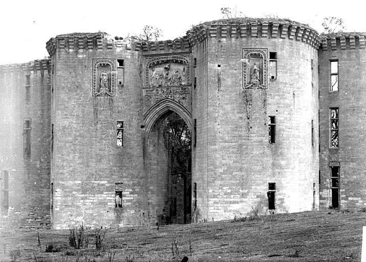 Tours d'entrée