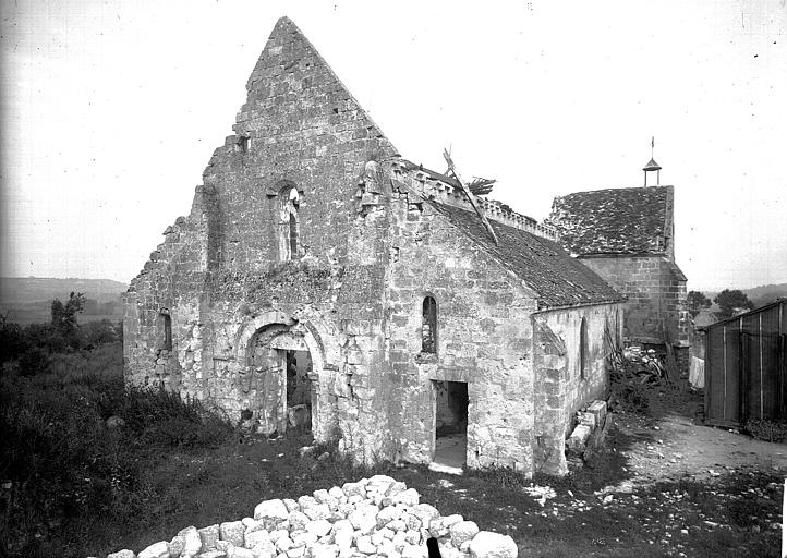 Eglise et ancien cimetière communal