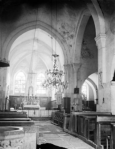 Eglise, nef, vue de l'entrée