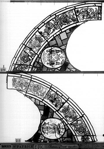 Vitrail, fenêtre gauche, bordure supérieure