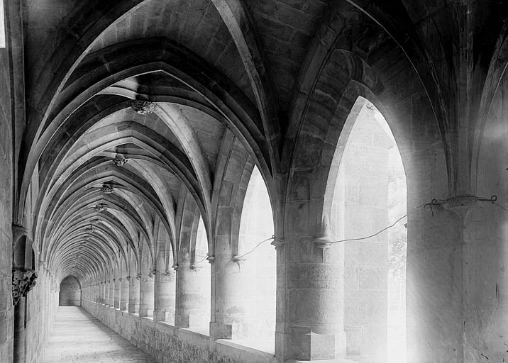 Cloître: galerie