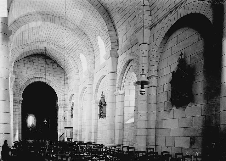 Nef vue de l'entrée