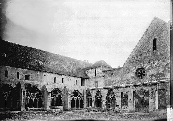 Cloître: vue d'ensemble