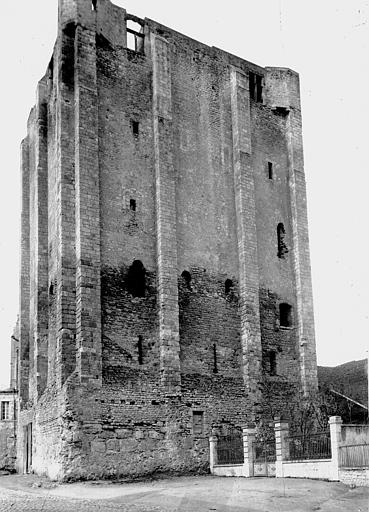 Donjon quadrangulaire, dit Tour de César