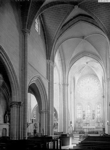 Nef vue de l'entrée