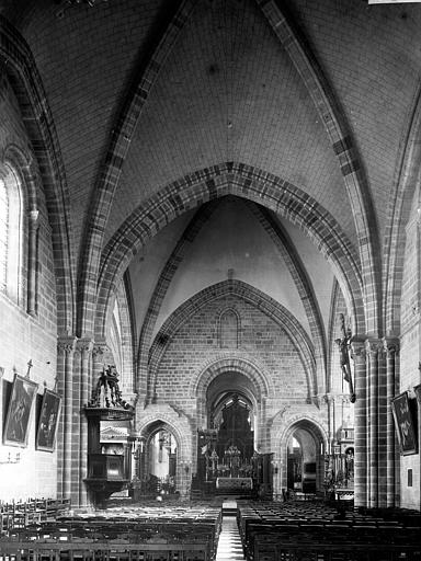 Nef vue de l'entrée