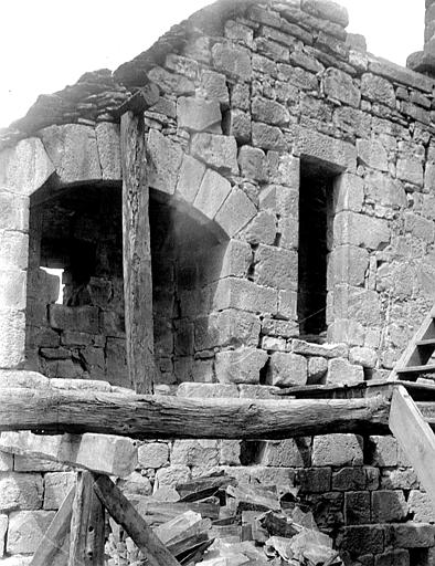 Bâtiment au sud de l'église