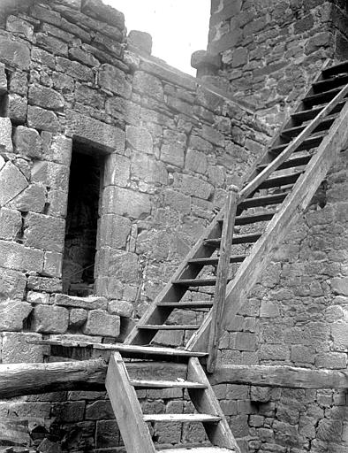 Bâtiment au sud de l'église