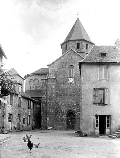 Eglise, bras nord du transept et abside