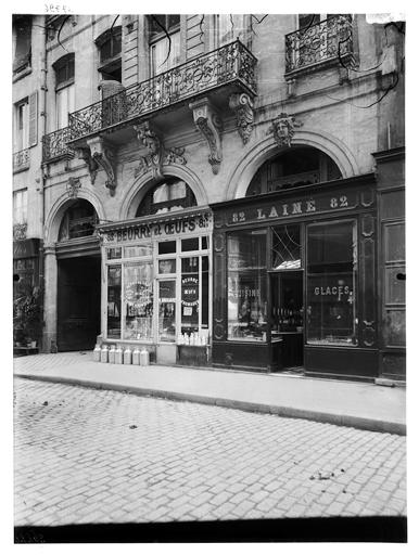 Façade sur rue, vue de la devanture