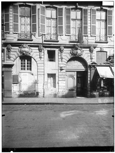 Vue générale sur rue