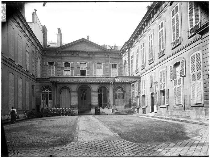 Façade sur cour