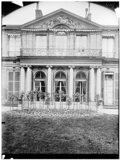 Façade sur jardin