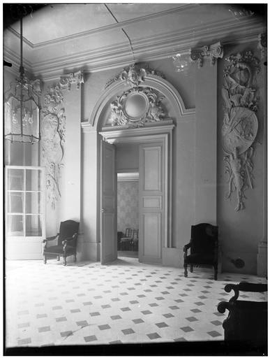 Intérieur, porte et boiseries