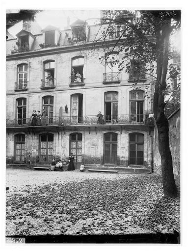 Façade sur cour