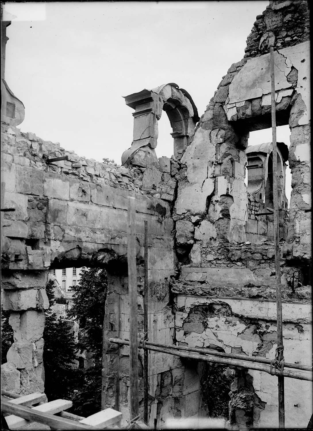 Revers de la façade sur le jardin, avant consolidation