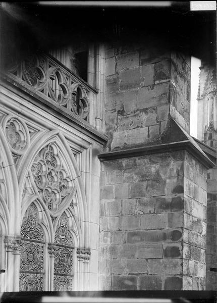 Balustrade et partie de fenêtre