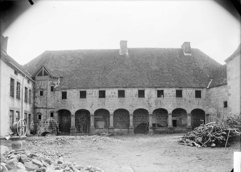 Façade sur cour