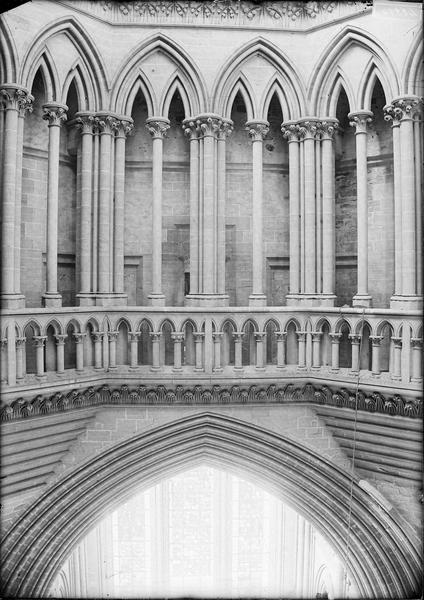 Triforium, lanterne