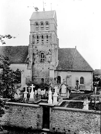 Clocher et abside, au sud